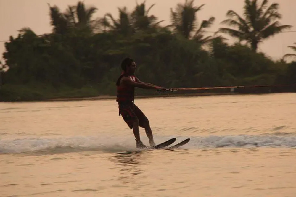 Water Skiing in Negombo