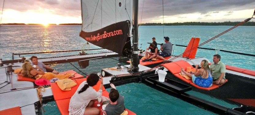 Small Group Sunset Escape Sailing Experience