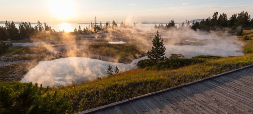 Small Group Full-Day Tour and Hike from West Yellowstone