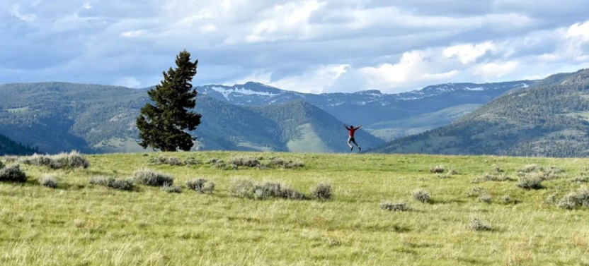 4-Day Yellowstone Sky Rim Backpacking Adventure with Hot Springs