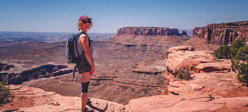 Private Full-Day Canyonlands Hiking Tour with Naturalist Guide