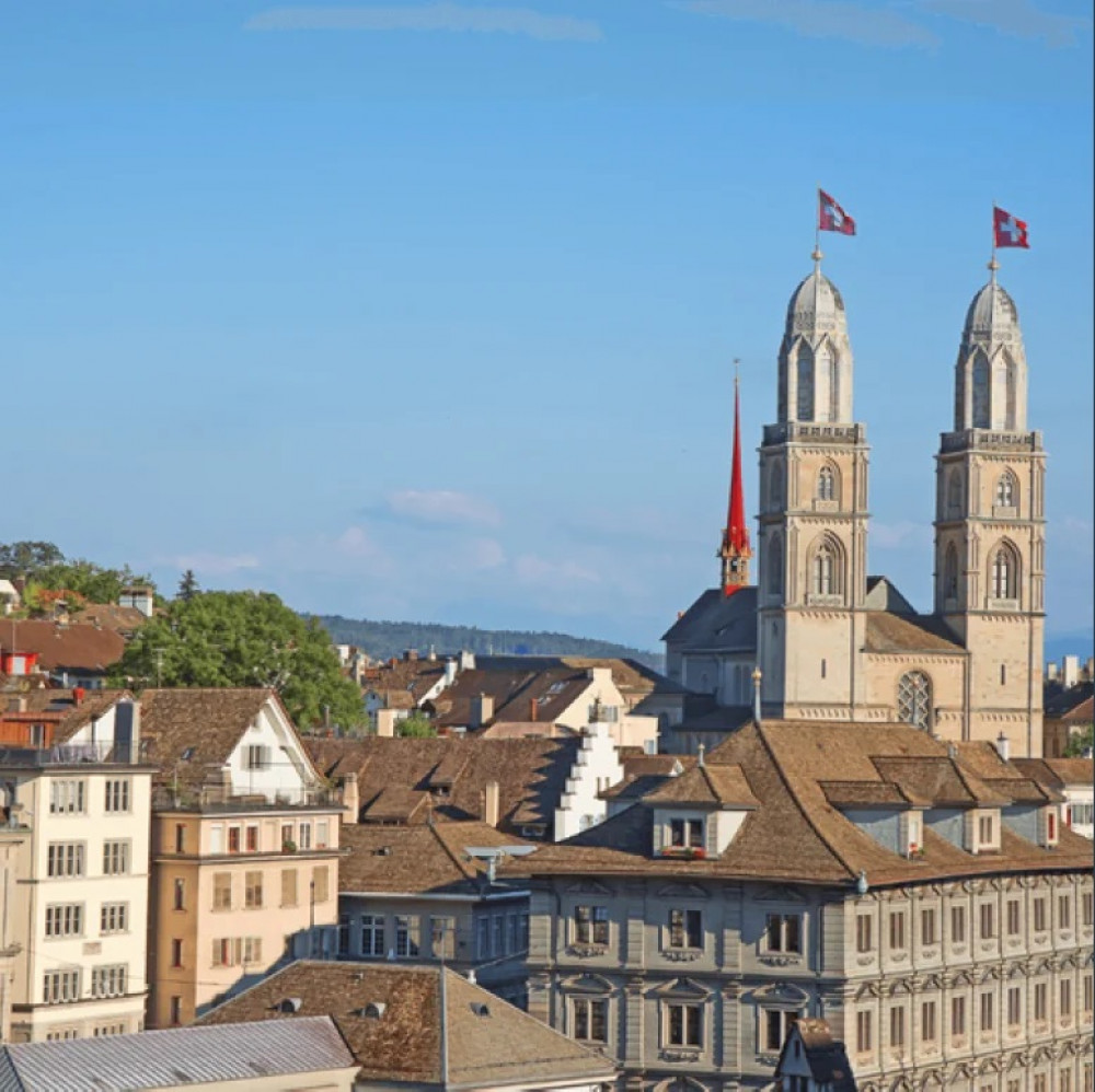 Zurich Walking Tour with Lake Cruise and & Cable Car to Felsenegg