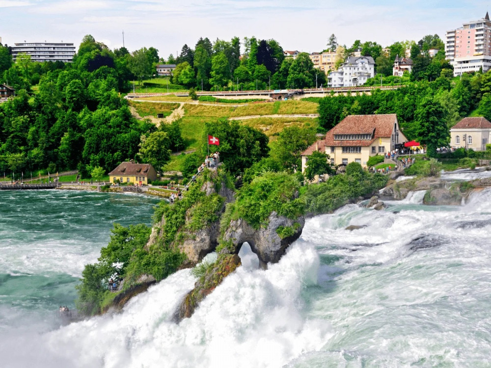 Adventure to Rhine Falls & Stein am Rhein City Tour