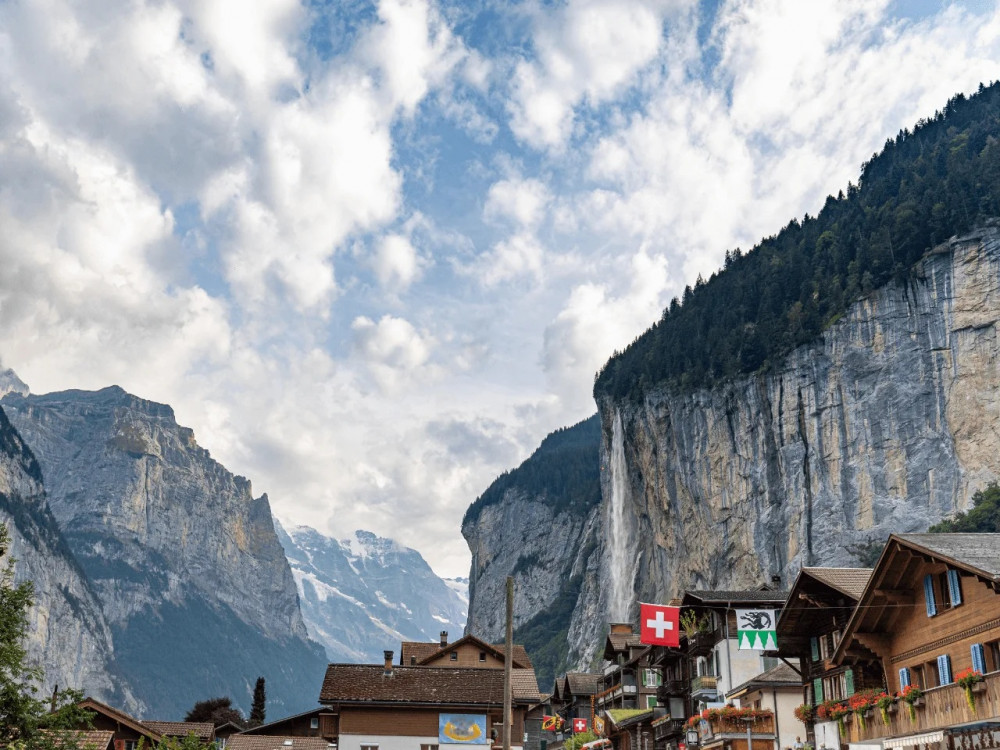 Grindelwald First Mountain and Interlaken City Tour