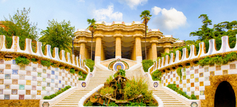 Barcelona: Gaudí's Park Güell Fast-Track Guided Tour In Italian, photo 2 of 6