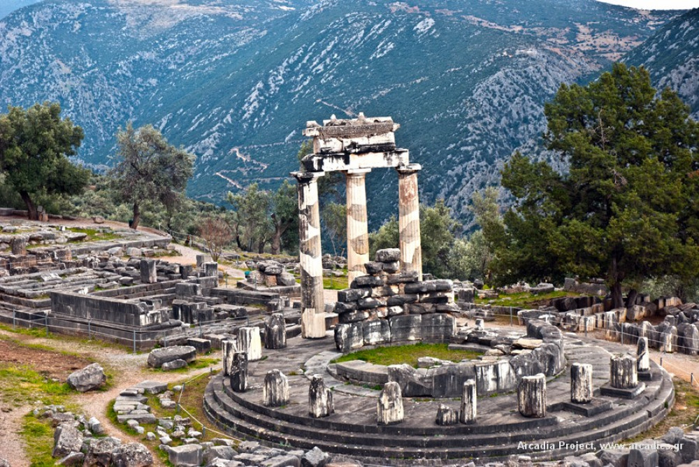 4 Days Private Argolis – Sparta – Olympia – Delphi – Hosios Loukas