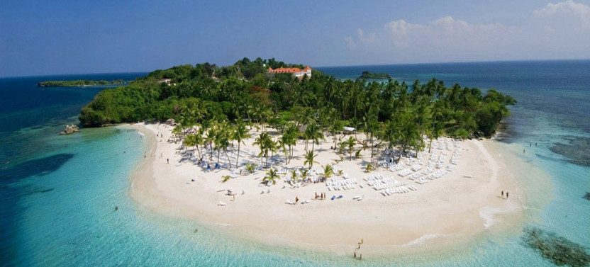 2in1 Samaná Bay Whale Watching + Bacardi Island Beach (Spanish Guided)