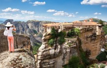 2 Day Private Tour of Delphi, Meteora & Thermopylae from Athens