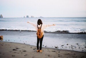 Solo traveller by the ocean 