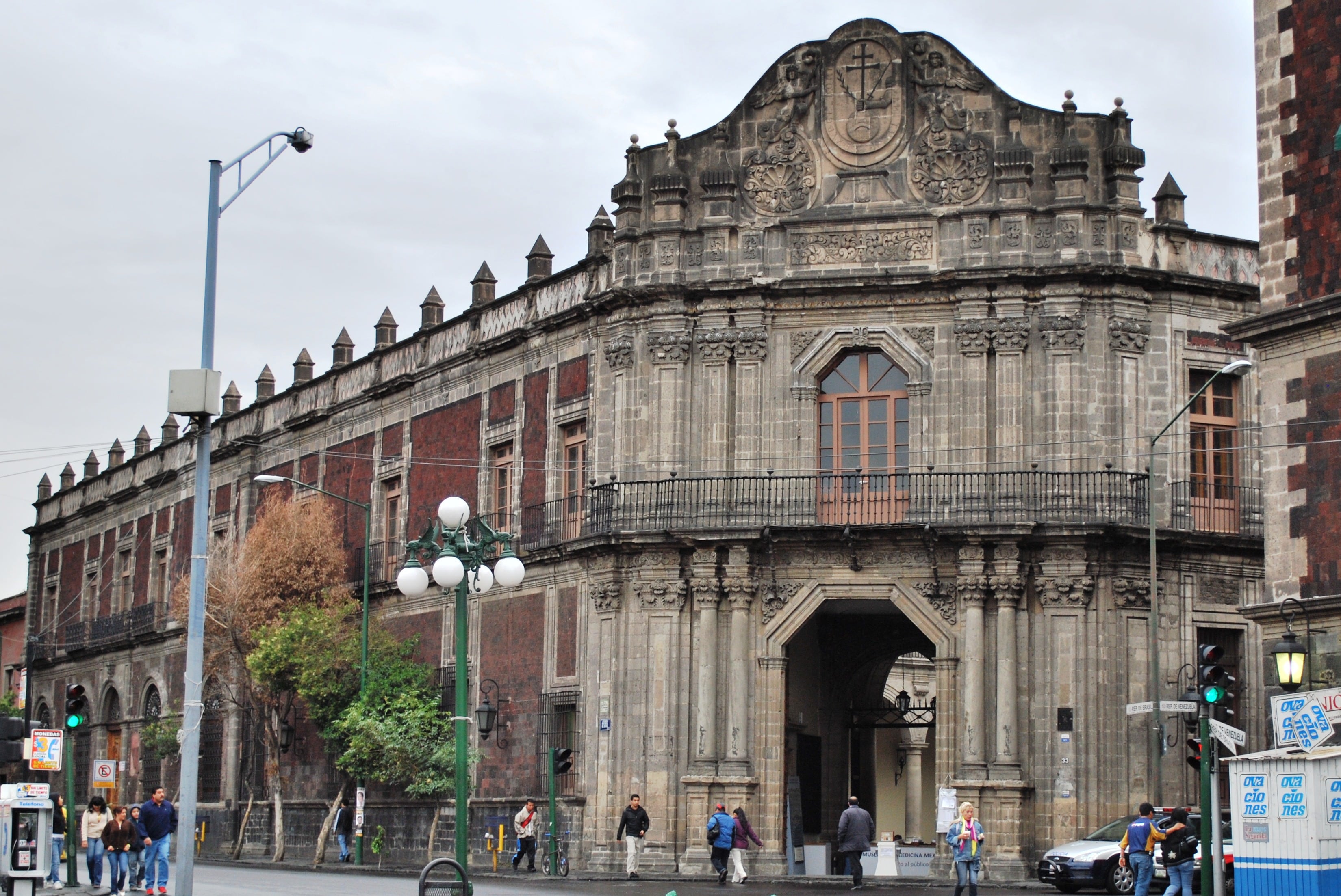 Palacia de la Escuela de Medicina hosts the Museo de la Medicina Mexicana, a Mexico City must see