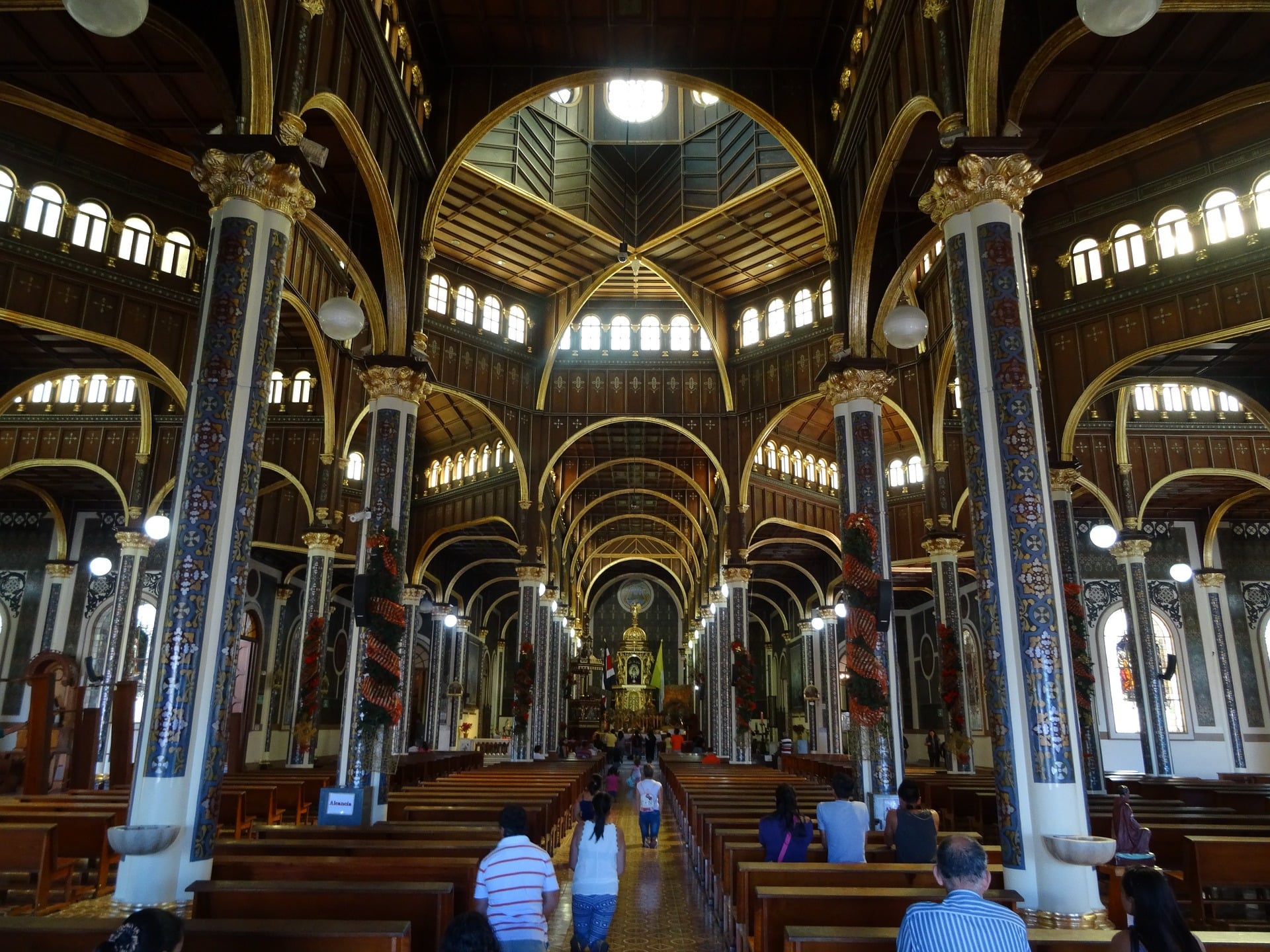 Where to stay in Costa Rica for incredible churches? Cartago