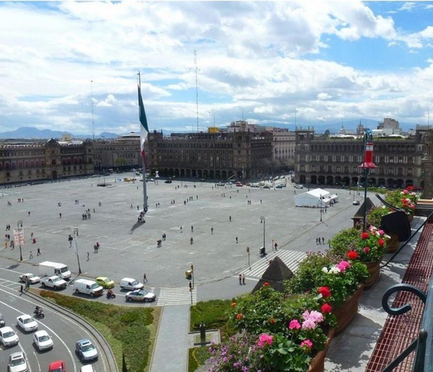 Zocalo Central Hotel offers beautiful views of nearby El Zocalo