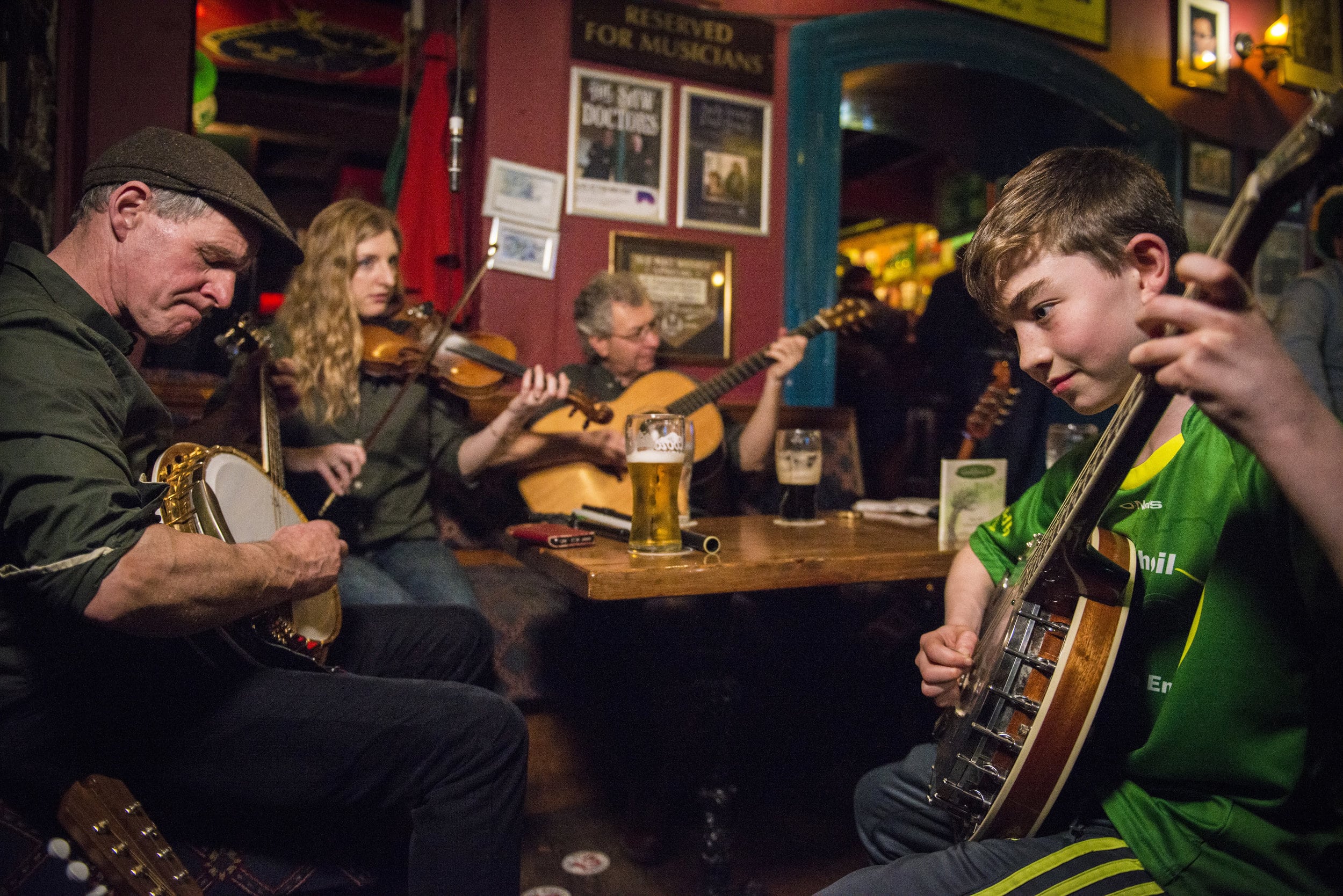 Listening to live Irish music at Dolan's Pub is a great thing to do in Ireland