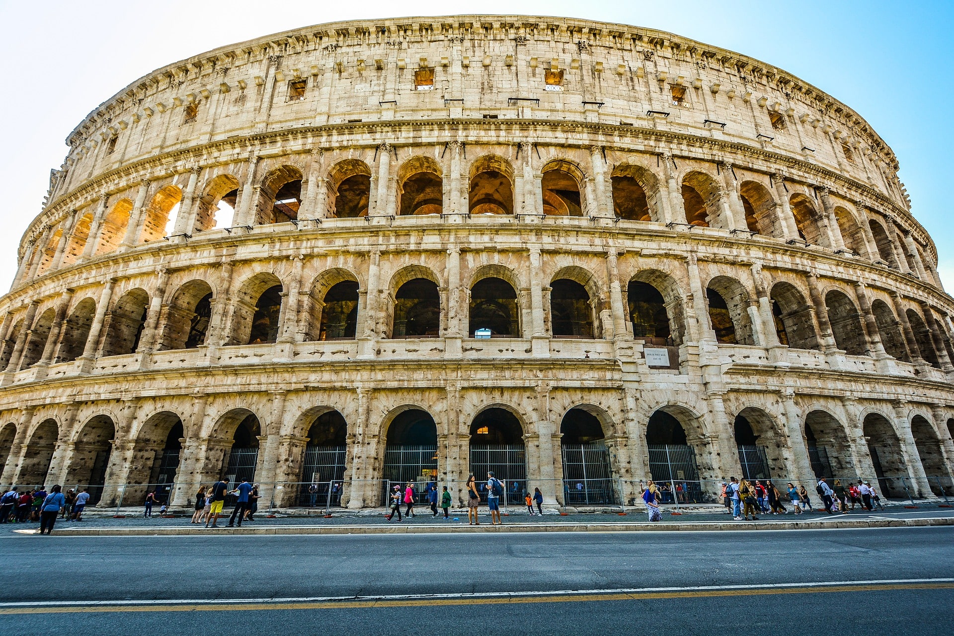 The Colosseum Things to Do in Italy