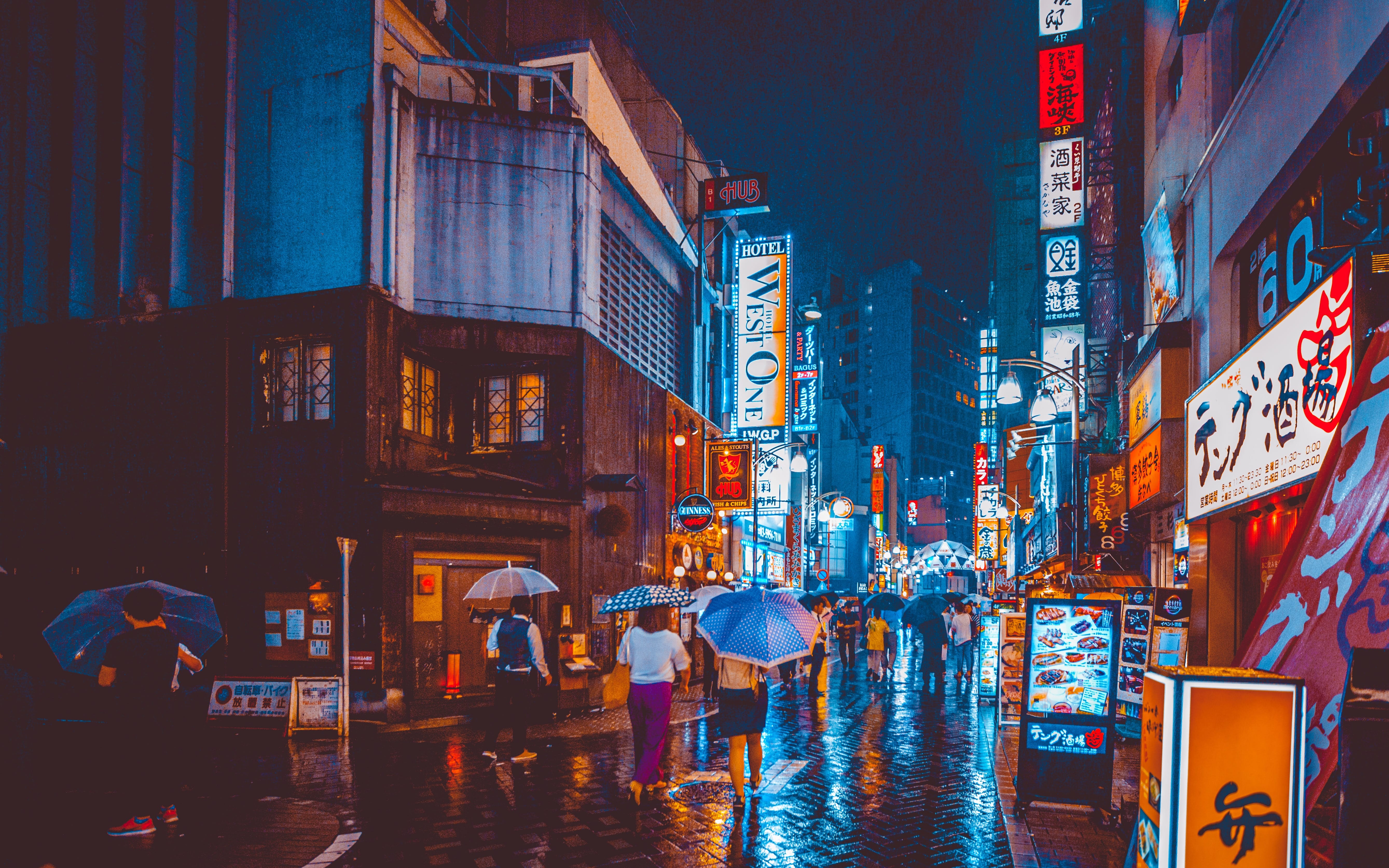 Streets of Tokyo when to go to Japan